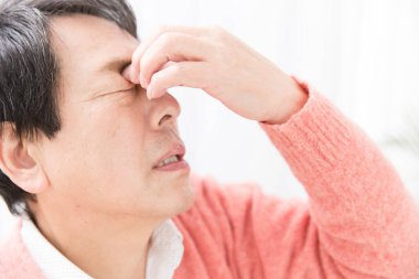 Asya adam having baş ağrısı