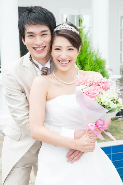 Портрет Счастливой Молодой Азиатской Супружеской Пары — стоковое фото