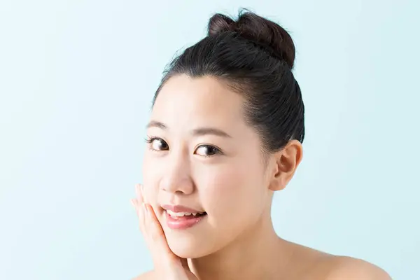 Retrato Una Hermosa Joven Japonesa Con Piel Perfecta —  Fotos de Stock