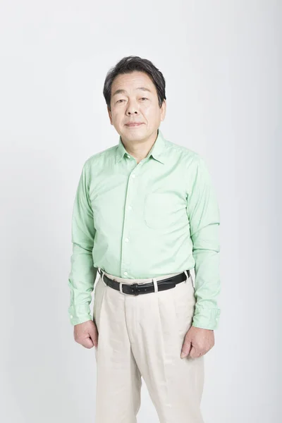 Senior Asiatischen Mann Lächelnd — Stockfoto