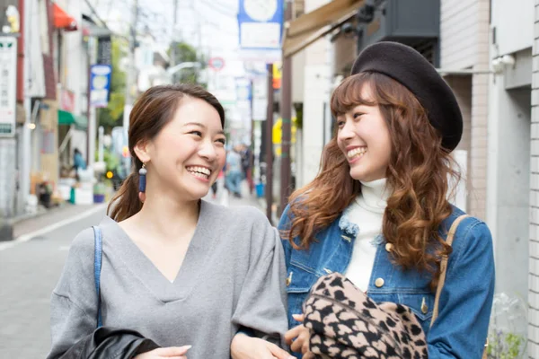 Smukke Japanske Kvinder City Street - Stock-foto