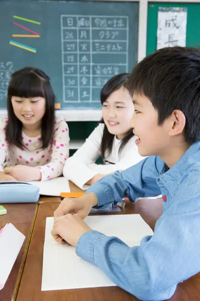 Azjatyckie Dzieci Szkolne Uczące Się Klasie Zdjęcie Stockowe