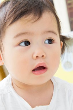 şirin bebek Asyalı yüz resmi