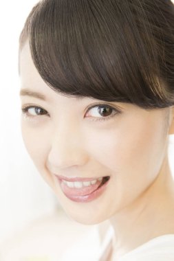 Güzel görünümlü Asyalı kadın, yakından bak. 