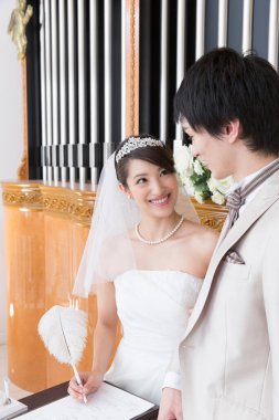 Düğün boyunca mutlu gelin ve damat