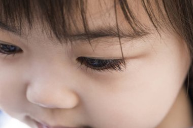 Küçük Asyalı çocuk portresi