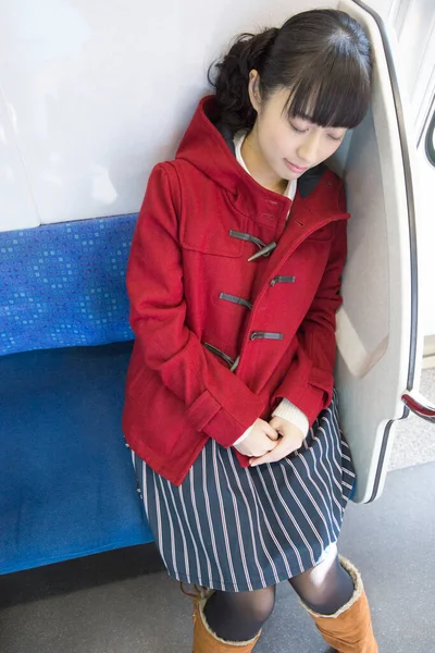 Menina Asiática Dormindo Trem — Fotografia de Stock