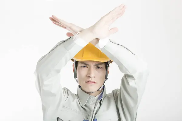 Retrato Joven Hombre Japonés Guapo Casco Seguridad Posando Sobre Fondo — Foto de Stock