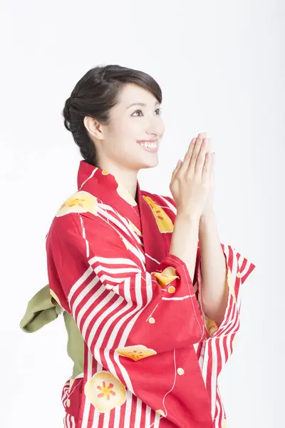 Portrait Belle Jeune Femme Vêtue Kimono Japonais Traditionnel Priant — Photo