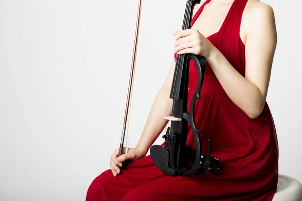 Bela Asiática Mulher Posando Com Violino Close — Fotografia de Stock