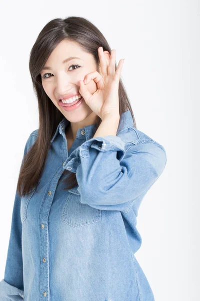 Mooi Japans Vrouw Tonen Gebaar Wit Achtergrond — Stockfoto