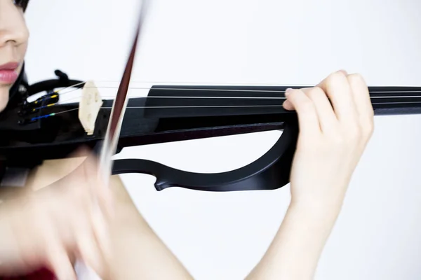 Giovane Donna Che Suona Violino Vista Vicino — Foto Stock