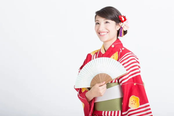 Belle Femme Kimono Rouge Traditionnel Avec Ventilateur — Photo