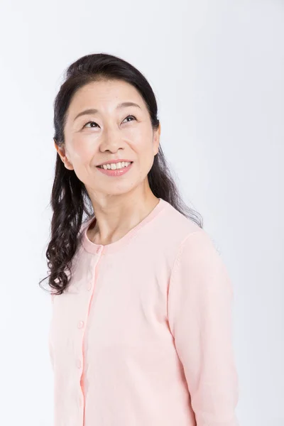 Glimlachen Volwassen Japans Vrouw Zoek Omhoog — Stockfoto