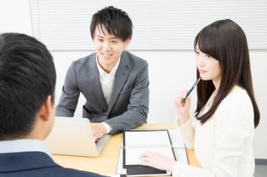 Toplantıda genç iş adamları