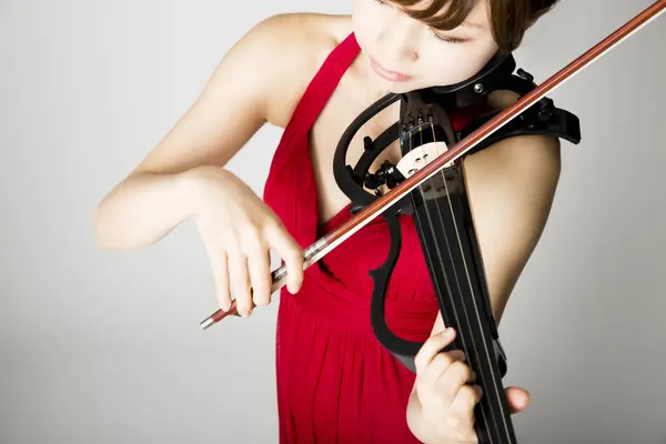 Jovem Mulher Tocando Violino Close View — Fotografia de Stock