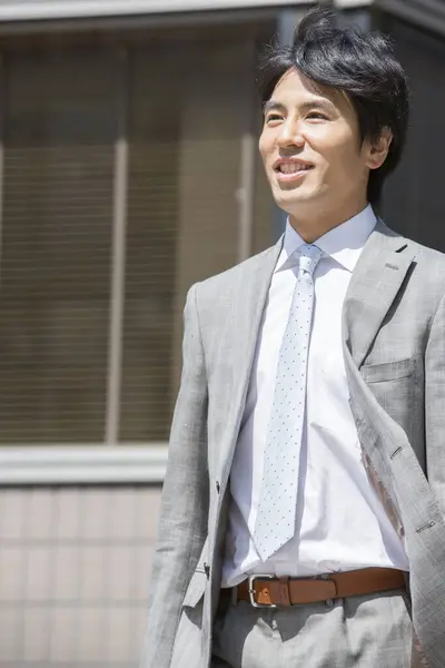Ung Japansk Affärsman Gatan — Stockfoto
