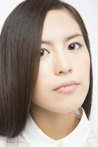Estudio Toma Hermosa Japonesa Triste Mujer Negocios Sobre Fondo Blanco — Foto de Stock