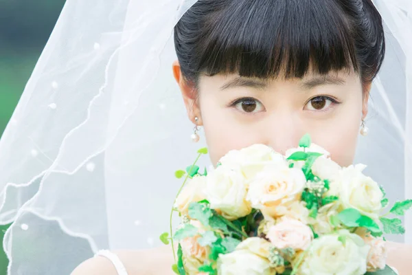 Belle Mariée Japonaise Avec Bouquet Fleurs Blanches — Photo
