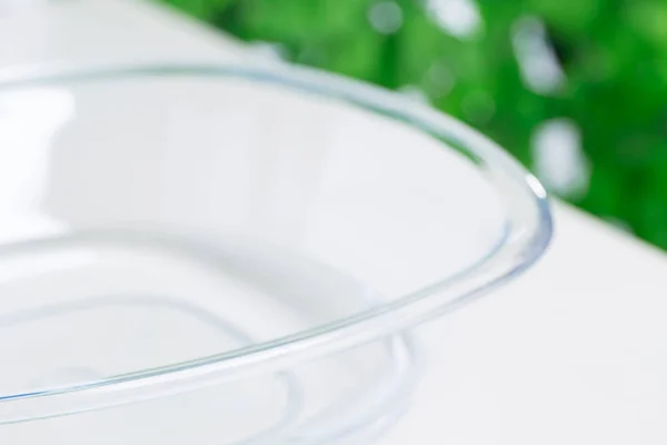 Glass Bowl Clean Water White Table Summer Garden — Stock Photo, Image