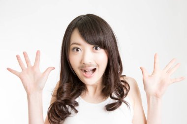 Bıyıklı Asyalı kadın. 