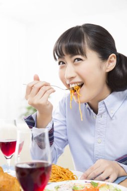 Spagetti evde yemek kadın 