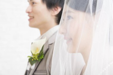 Düğün töreninde mutlu Japon gelin ve damat