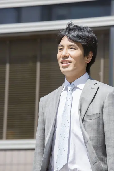 Ung Japansk Affärsman Gatan — Stockfoto