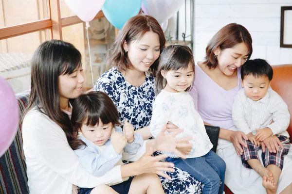 Happy Japanese Women Children Celebrating Together — Stock Photo, Image