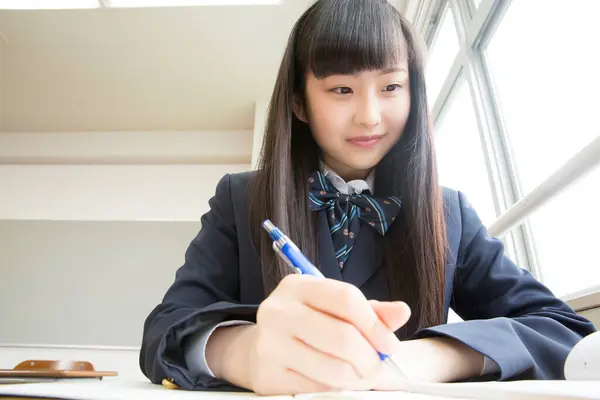 Mooi Japans Tiener Meisje Studeren Klas — Stockfoto
