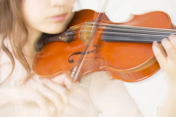 Jovem Bela Mulher Asiática Tocando Violino — Fotografia de Stock