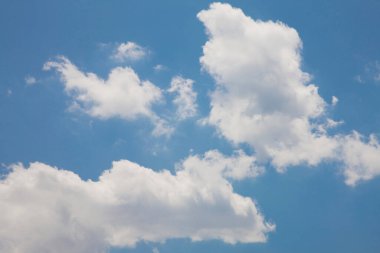 Gökyüzündeki bulutlar 