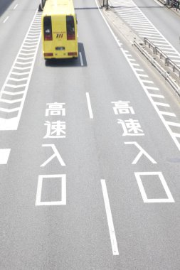 Yolda trafik vardı.