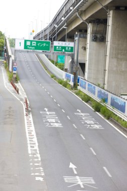 Şehirdeki işaretli yol, şehir. 
