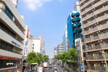 Asya şehrindeki trafik manzarası