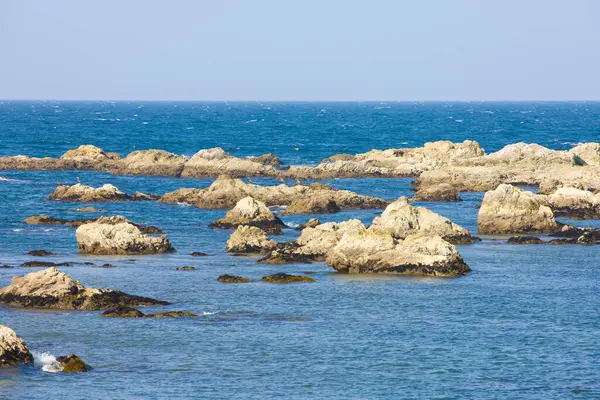 Zee Landschap Met Rotsen Golven — Stockfoto