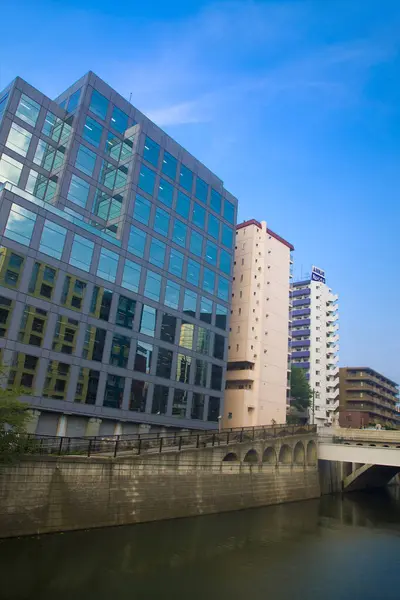 Kanal Und Moderne Gebäude Der Stadt — Stockfoto
