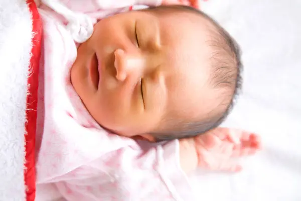 Peu Asiatique Nouveau Bébé Fille — Photo