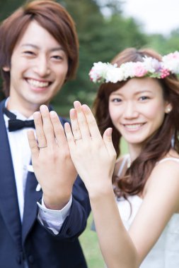 Gelin ve damat düğün töreninde, birbirine aşık çift 