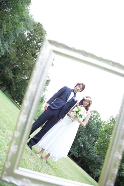 Fiatal Gyönyörű Ázsiai Menyasszony Vőlegény — Stock Fotó