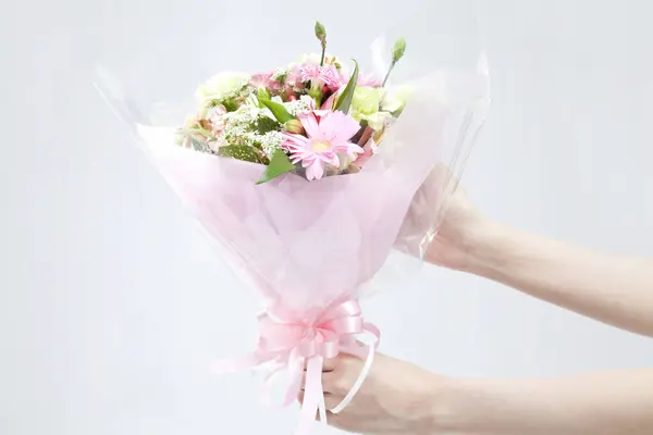 Beautiful Asian Woman Bouquet Flowers — Stock Photo, Image