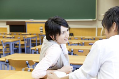 Sınıfta genç öğrenciler