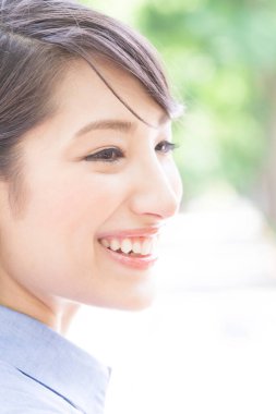 Genç Asyalı kadın portresi