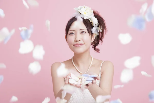 Retrato Joven Japonesa Hermosa Mujer Novia Vestido Blanco — Foto de Stock