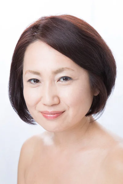Vacker Mogen Asiatisk Kvinna — Stockfoto