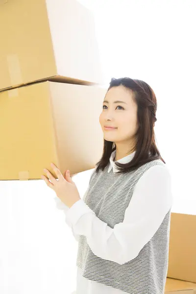 Beautiful Japanese Woman Cardboard Boxes Home — Stock Photo, Image