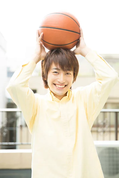 Portret Azjaty Piłką Koszykówki — Zdjęcie stockowe