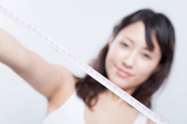 Boyut bandıyla güzel Asyalı kadın portresi