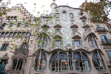 Antonio Gaudi 'nin başyapıtlarından Casa Batllo' nun dış görünüşü..