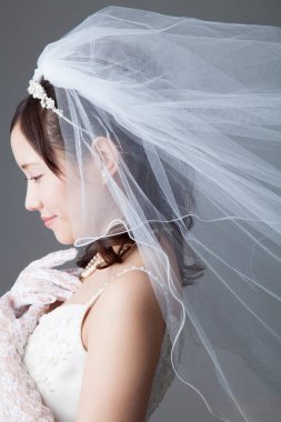 Peçeli güzel Japon gelini.